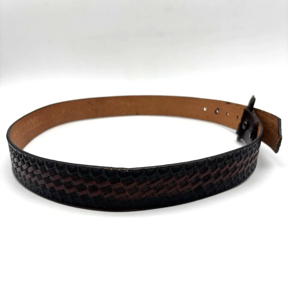 1980s Handmade Black Brown Ombre Leather Basketweave Tooled Western Belt 36 USA